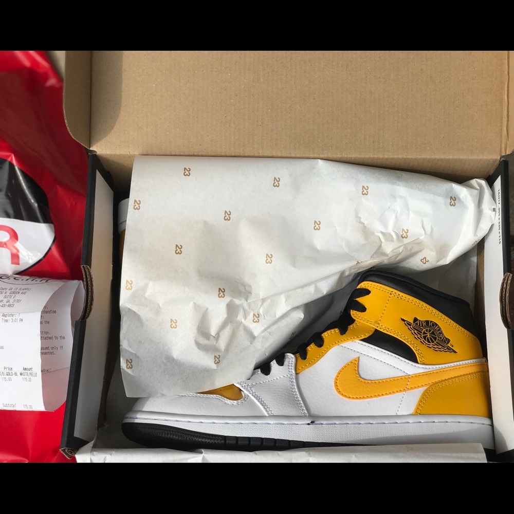 Air Jordan 1 University Gold Sz 8.5 (2021) - Picture 9 of 9